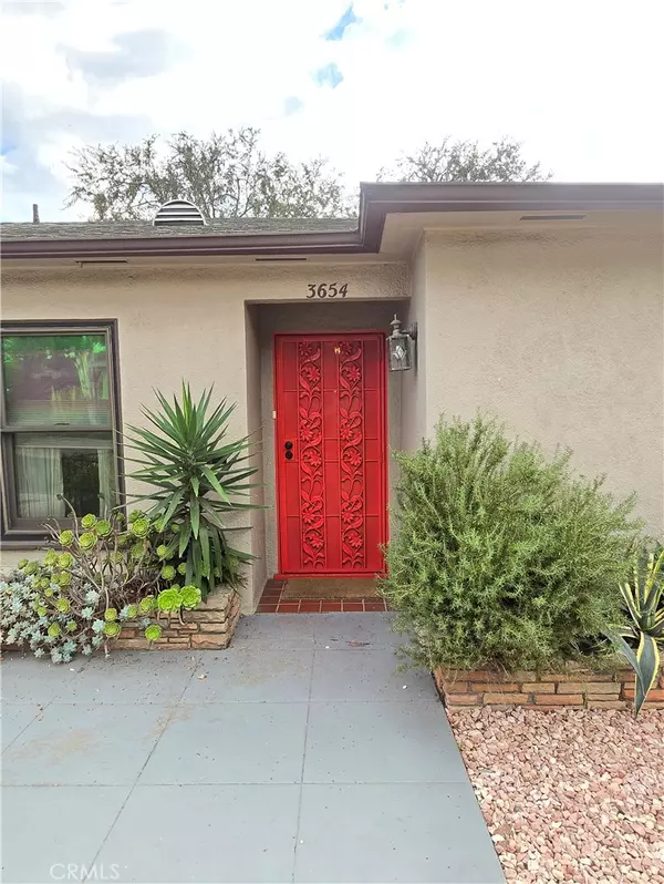 Los Angeles, CA 90065,3654 Roderick RD