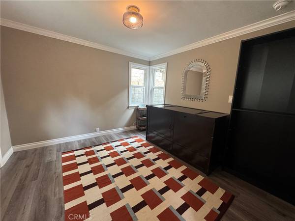 Sierra Madre, CA 91024,800 Skyland DR