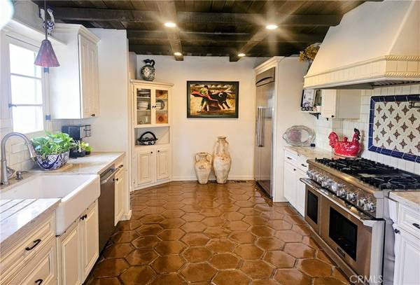 San Gabriel, CA 91775,1005 W Roses