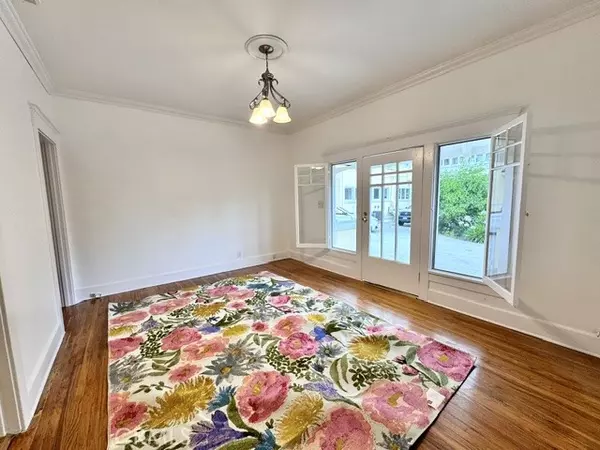 Altadena, CA 91001,1325 E Altadena