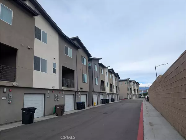 Colton, CA 92324,1160 Santo Antonio