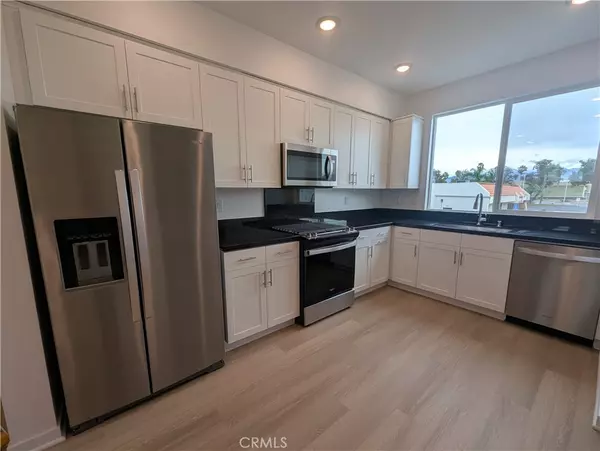 Colton, CA 92324,1160 Santo Antonio