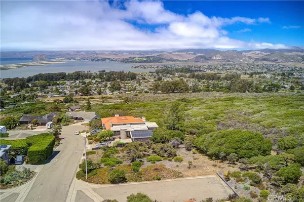 Los Osos, CA 93402,348 Travis DR