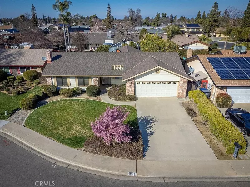 3838 W La Vida AVE, Visalia, CA 93277