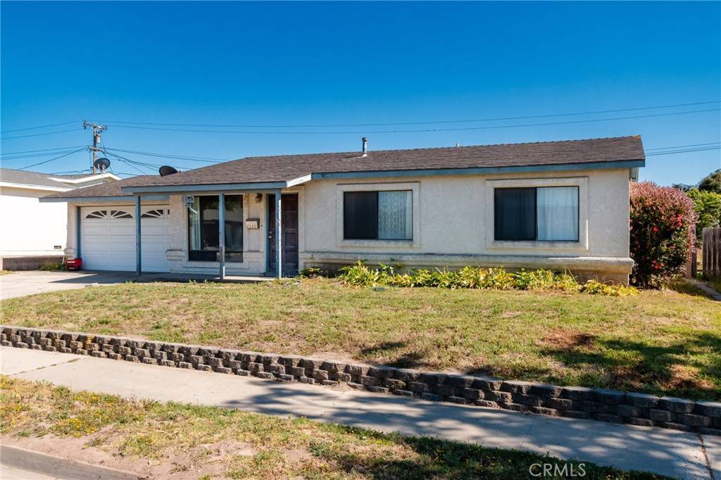 206 Jullien DR, Santa Maria, CA 93455