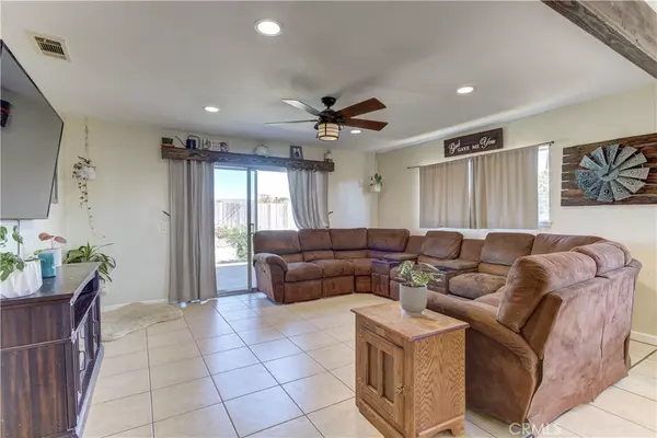 Santa Maria, CA 93454,925 E Evergreen AVE