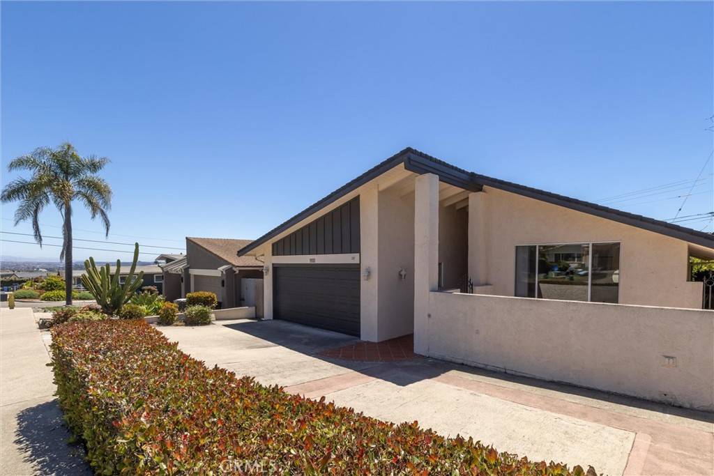 Pismo Beach, CA 93449,911 Visalia ST