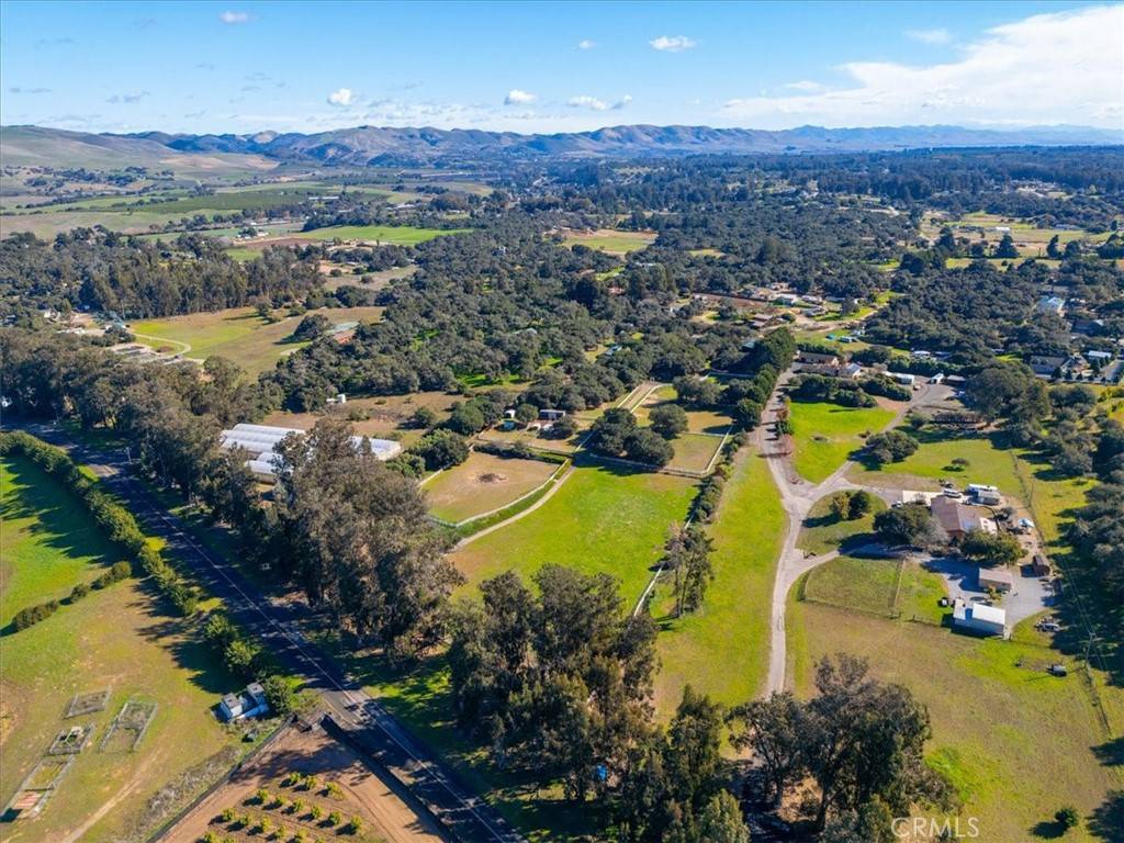 Arroyo Grande, CA 93420,425 W El Campo RD