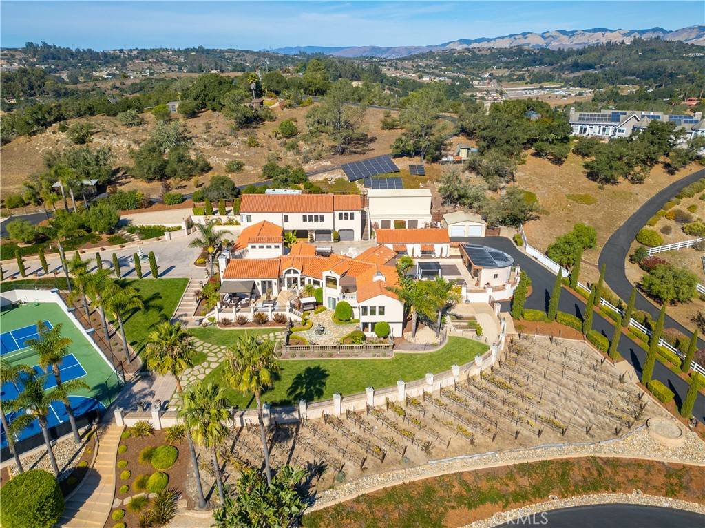 Arroyo Grande, CA 93420,515 Windermere LN