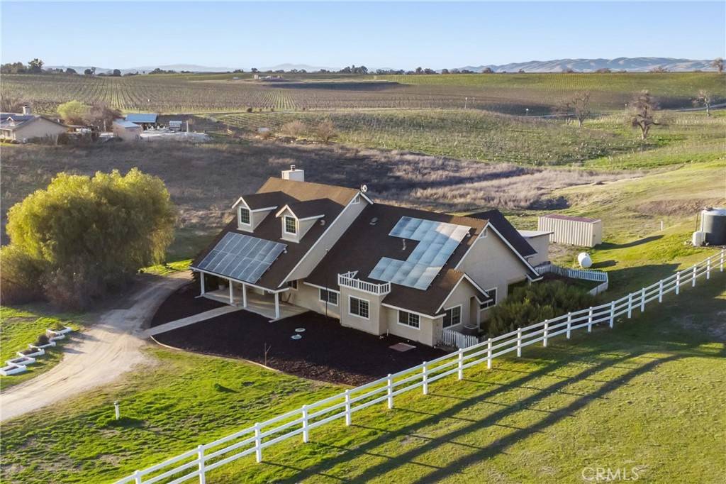6075 Champagne Ln, Paso Robles, CA 93446