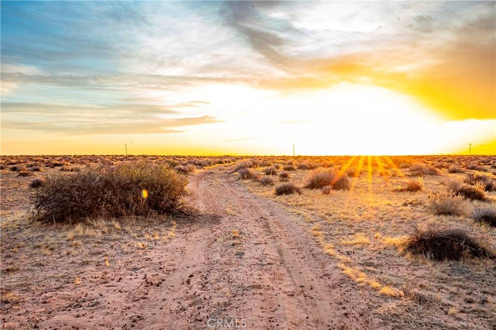 Hinkley, CA 92347,1 APN 0496-051-09 Santa Fe AVE