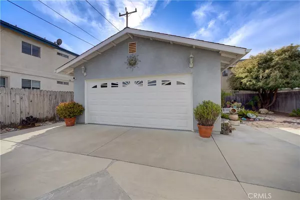 534 S 6th ST Grover Beach, CA 93433