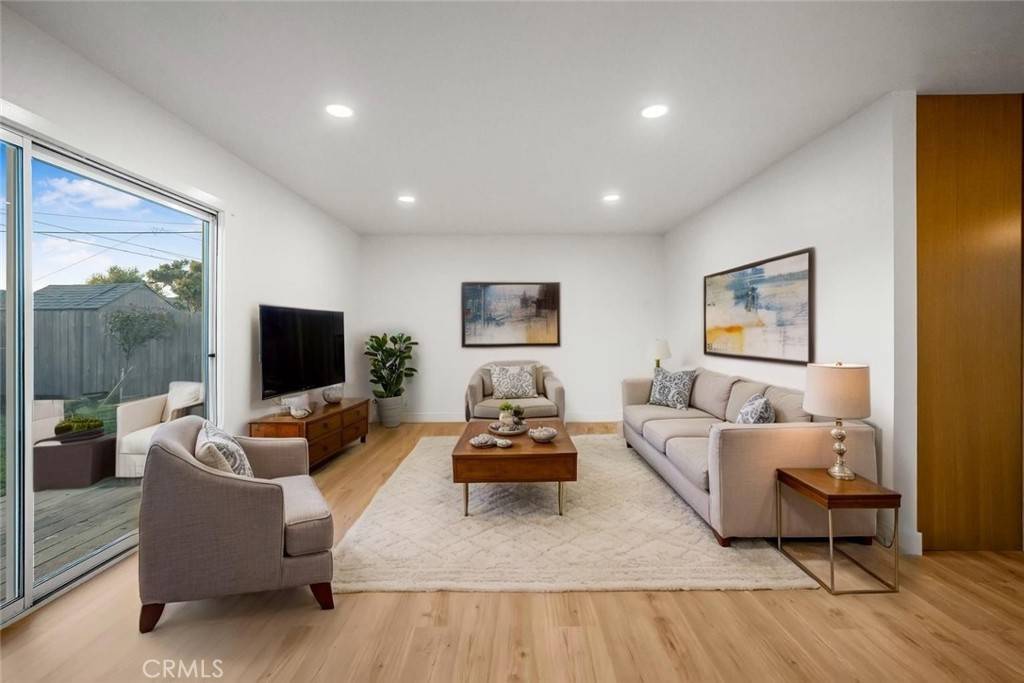 Lompoc, CA 93436,313 N X ST
