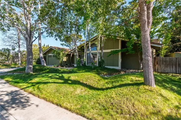 Santa Maria, CA 93455,1572 Rhinestone CT