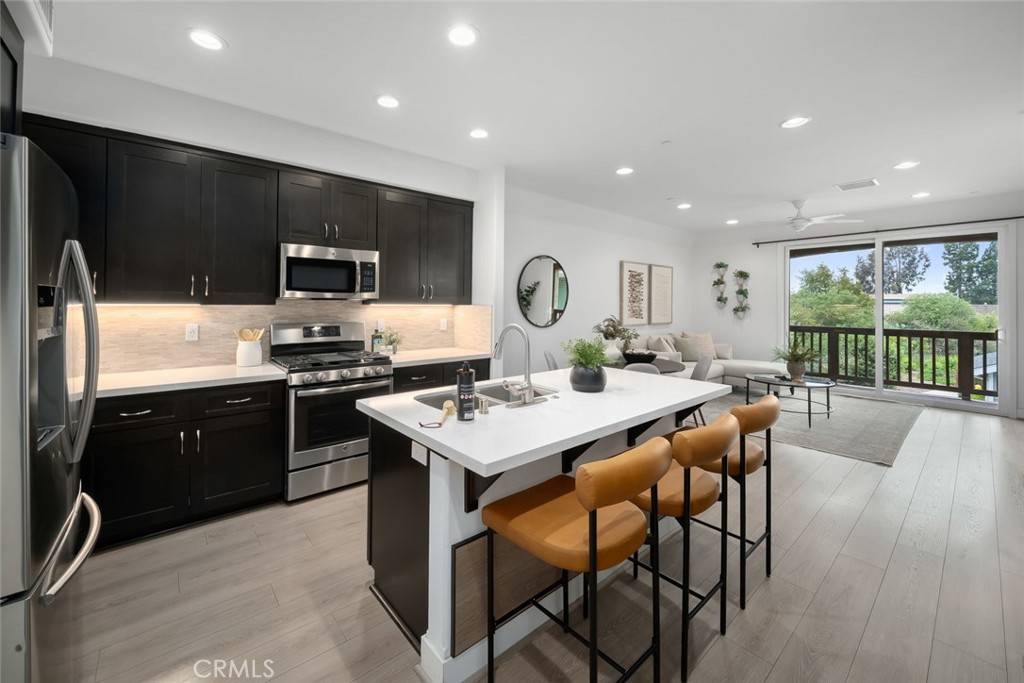 911 Bay Leaf DR, San Luis Obispo, CA 93401