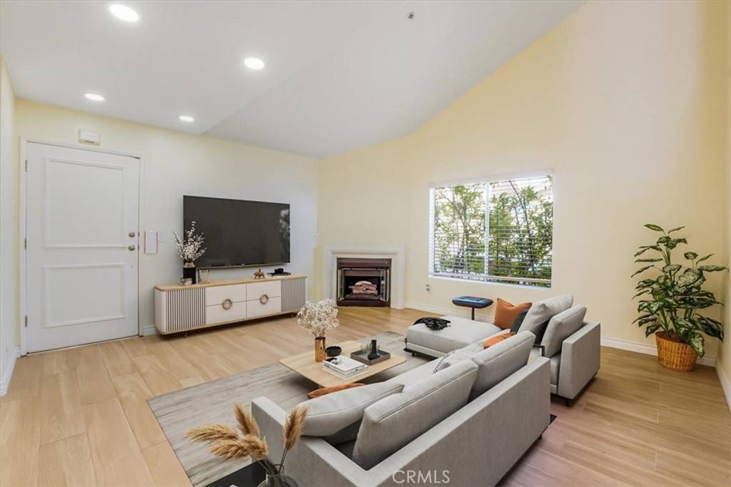 9315 Woodman AVE #8, Arleta, CA 91331