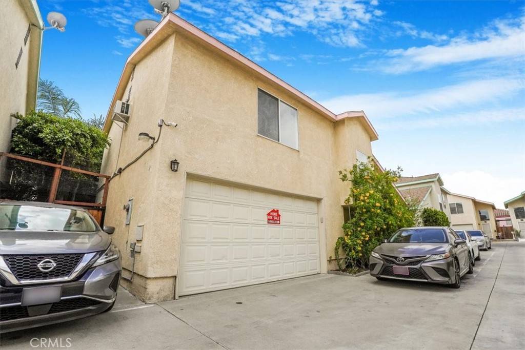 Arleta, CA 91331,9315 Woodman AVE #8