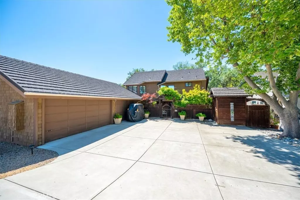 Paso Robles, CA 93446,1762 Southfork PL