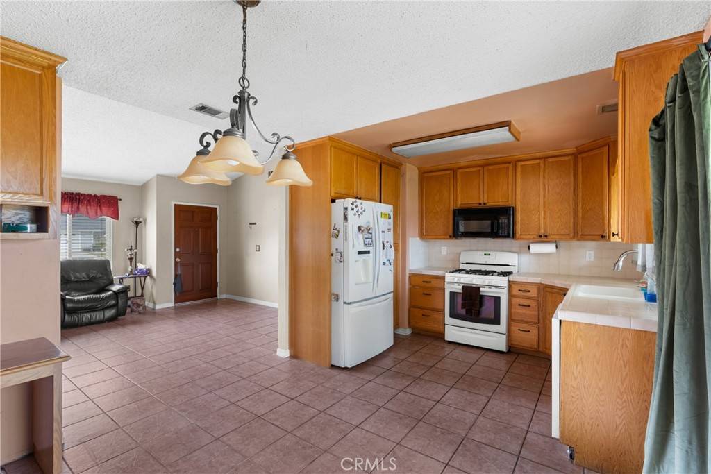 Santa Maria, CA 93454,924 Grapevine RD