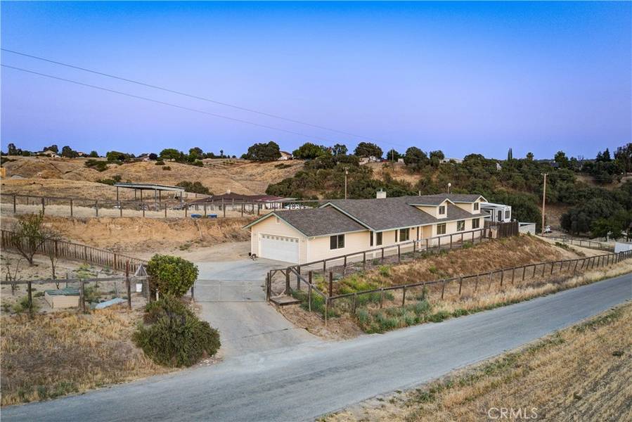 1690 Buck WAY, Paso Robles, CA 93446