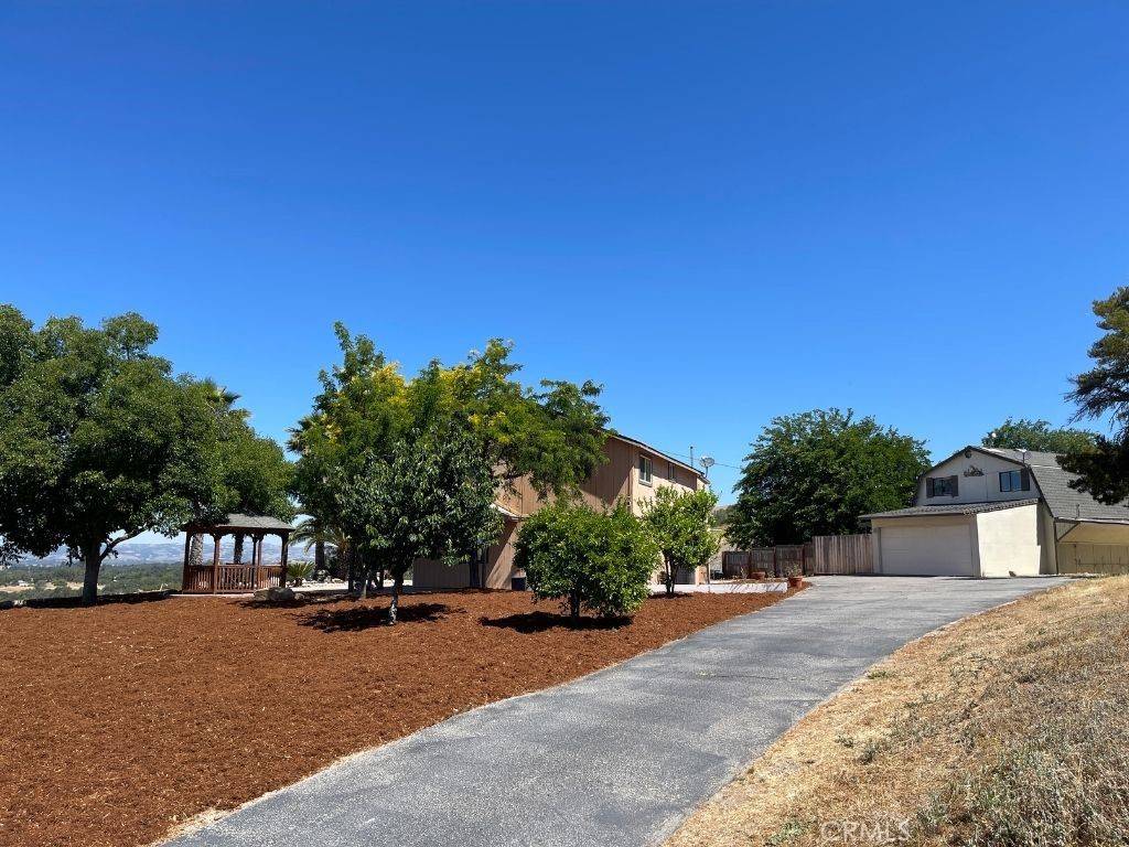 Templeton, CA 93465,3660 E. HWY. 41