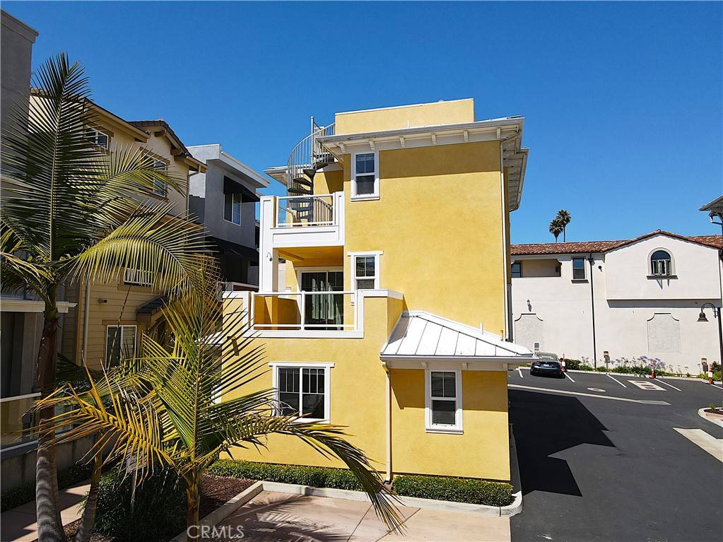 393 Wadsworth AVE, Pismo Beach, CA 93449