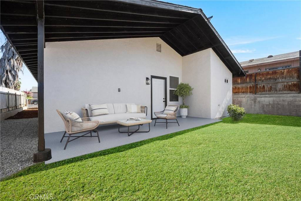 Bakersfield, CA 93305,326 Water ST