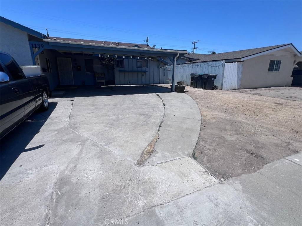 Santa Maria, CA 93458,1139 S Western AVE