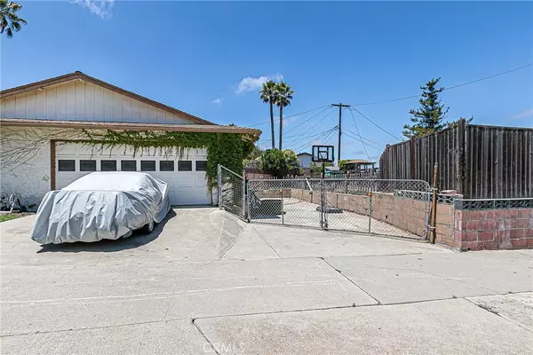 Santa Maria, CA 93455,271 Ross LN