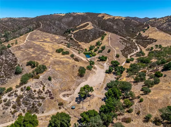 3220 Shooting Star RD, Creston, CA 93432