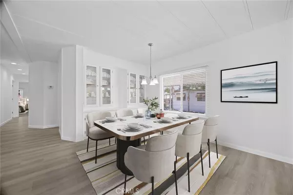 Bakersfield, CA 93308,114 Cedarwood LN