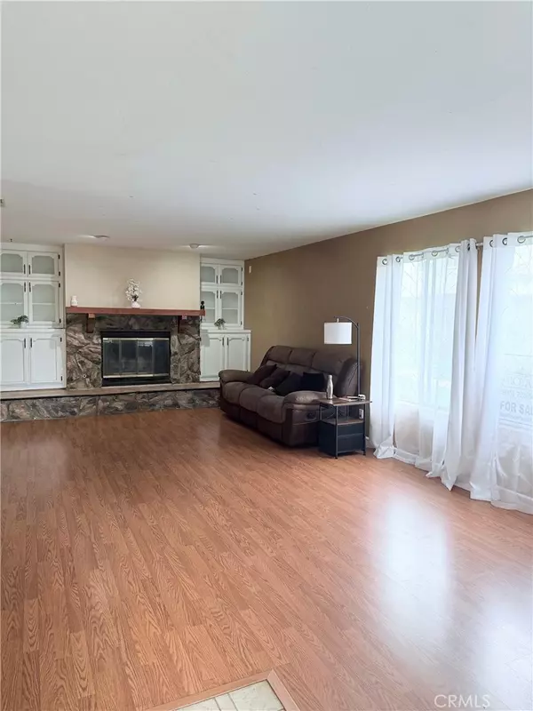 Santa Maria, CA 93454,310 El Calle Jon