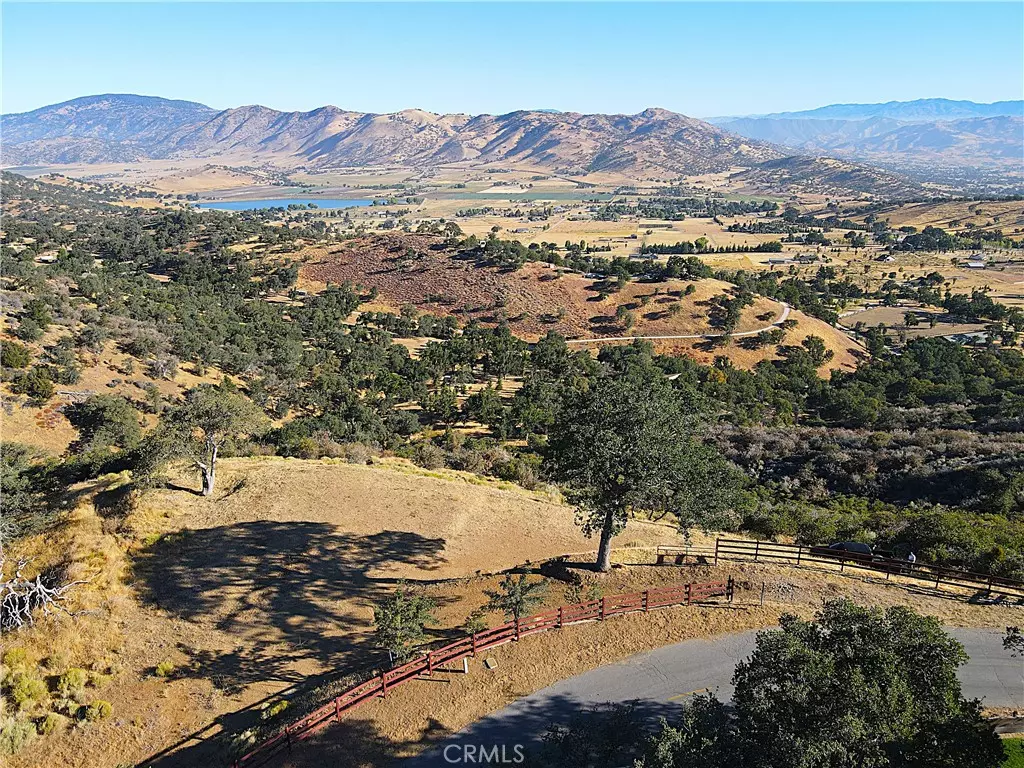 Tehachapi, CA 93561,0 Zurich DR