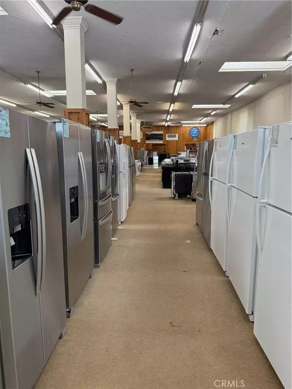 Hanford, CA 93230,122 W 7th