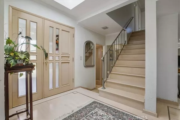 Santa Maria, CA 93455,2218 Glacier