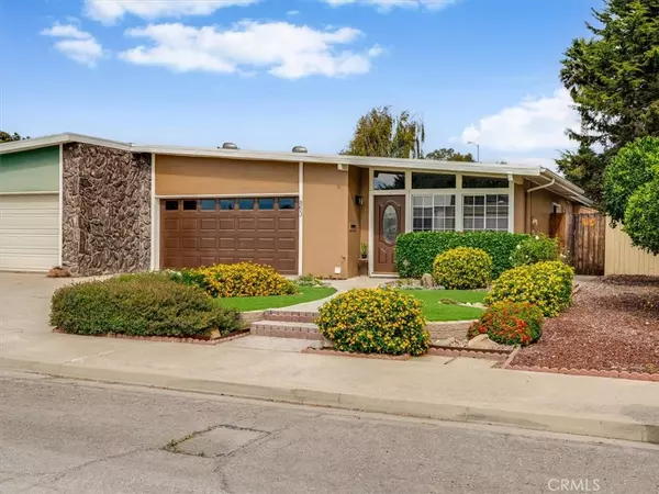 Arroyo Grande, CA 93420,853 Mesa DR