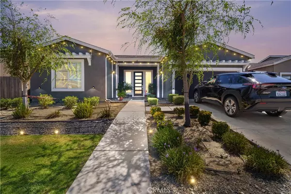 Bakersfield, CA 93313,5913 Hawthorn Tree