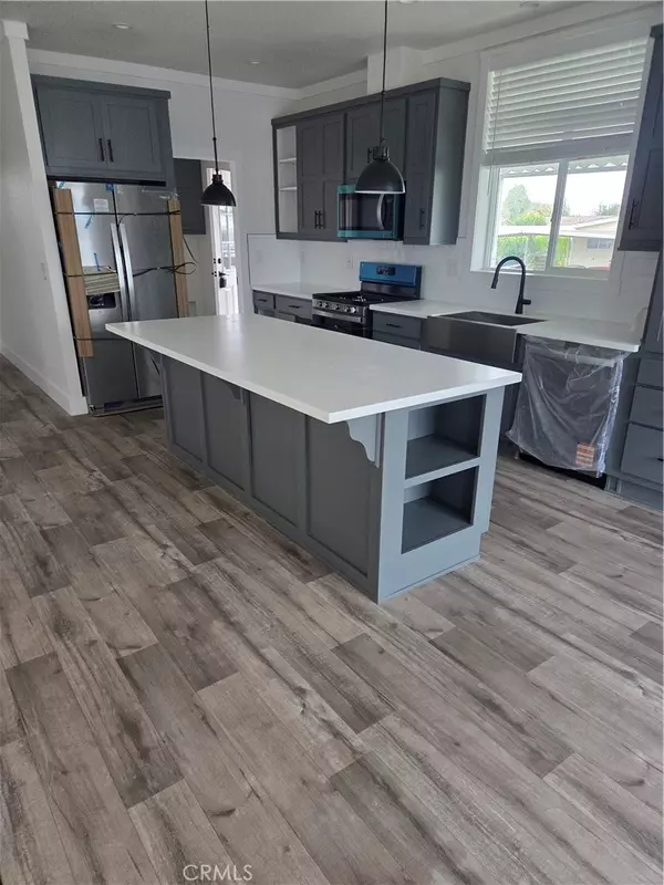 Buellton, CA 93427,330 W hwy 246 #83