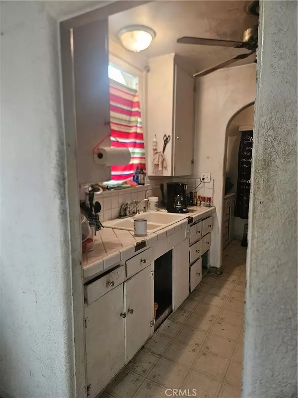 Bakersfield, CA 93308,123 Douglas ST