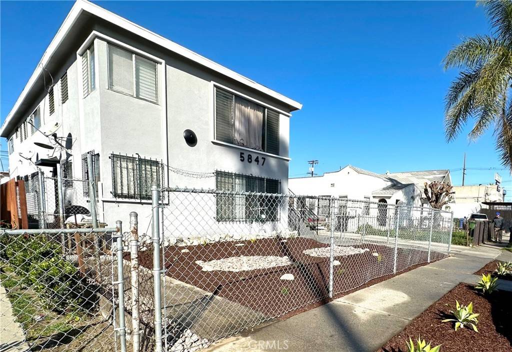 5847 Denver AVE, Los Angeles, CA 90044