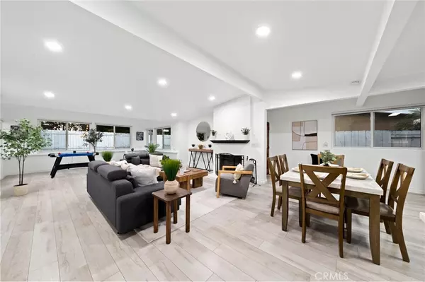 San Diego, CA 92123,8834 Gramercy DR