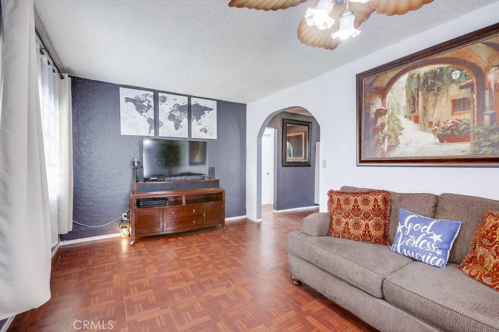 Santa Ana, CA 92703,1127 W. Myrtle St.