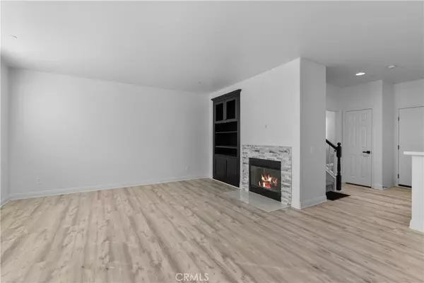 Lake Elsinore, CA 92530,1800 E Lakeshore #410