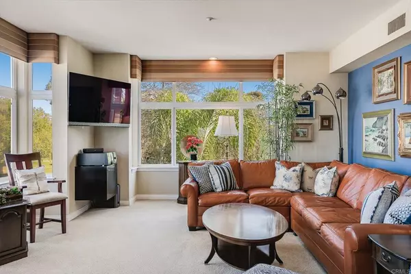 San Diego, CA 92101,2284 Sixth AVE