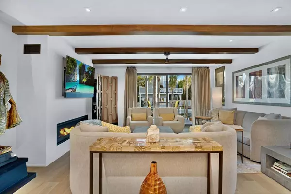 La Jolla, CA 92037,316 Gravilla ST
