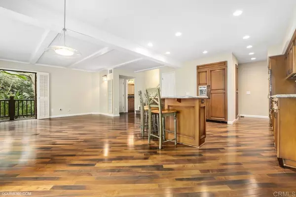 La Jolla, CA 92037,8694 Villa La Jolla DR #6
