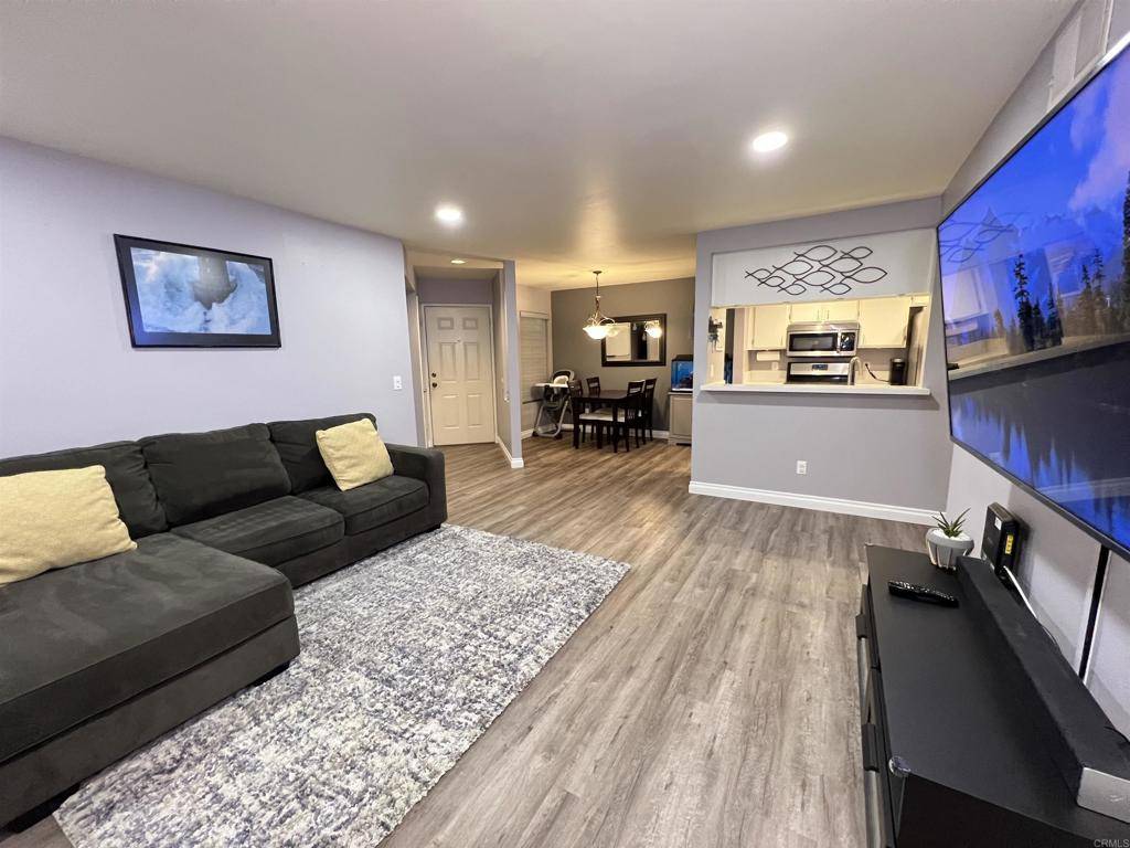 2035 Lakeridge Circle #102, Chula Vista, CA 91913