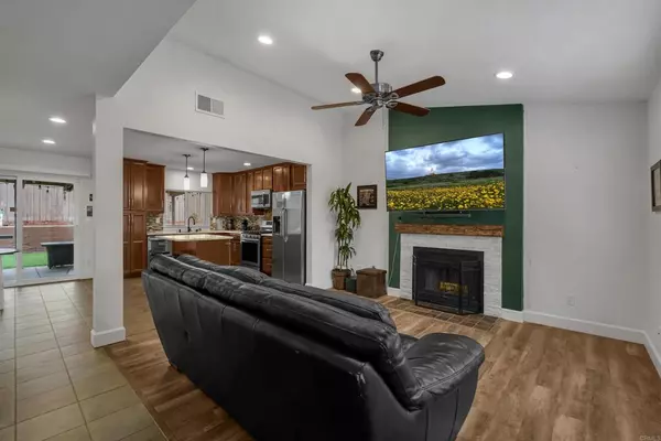 Santee, CA 92071,9670 Follett DR