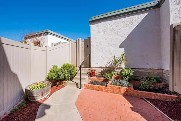 Spring Valley, CA 91977,8715 Spring Canyon DR