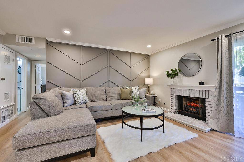 9352 Twin Trails Dr #102, Rancho Penasquitos, CA 92129